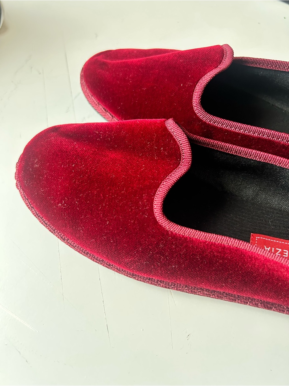 ViBi Venezia Burgundy Velvet Classic Furlane Slippers. - Picture 3 of 6